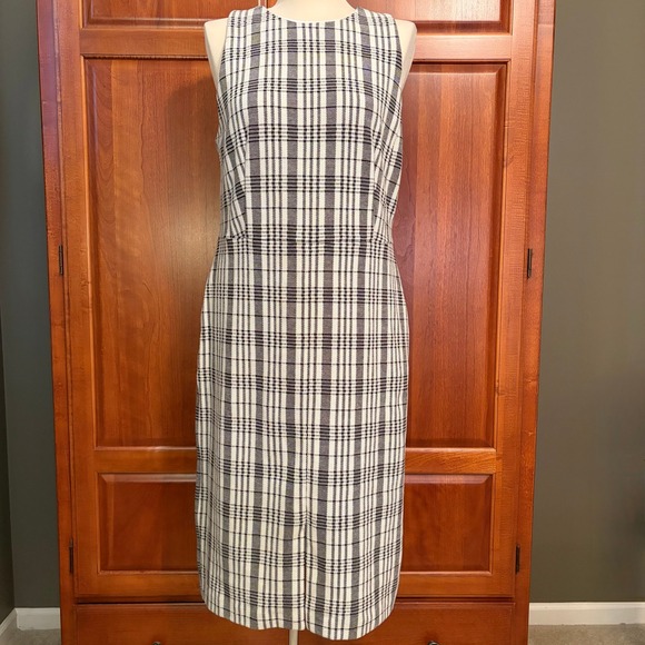 Ann Taylor Dresses & Skirts - Ann Taylor Black White Plaid Sleeveless Sheath Dress Womens size 12
